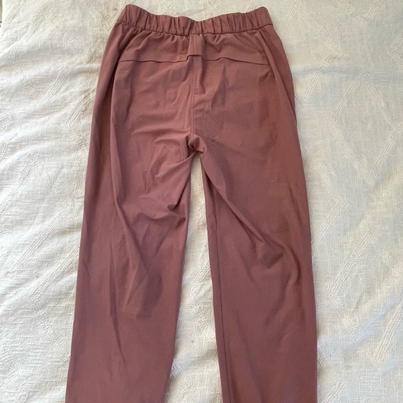 High waisted Lululemon joggers - Picture 2 of 3